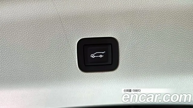 Cadillac Escalade Generation 5 — Фото автомобиля 16