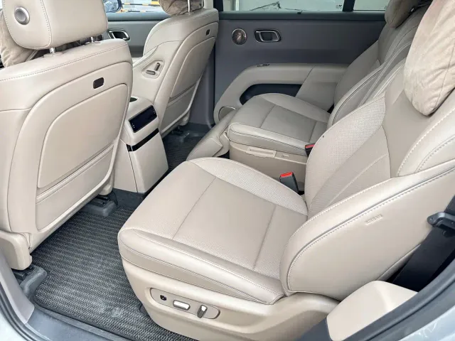 Li Auto i8 — Фото автомобиля 26