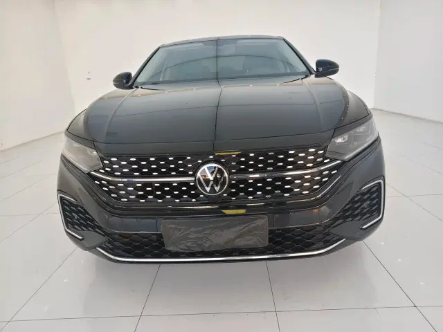 Volkswagen Passat — Фото автомобиля 2