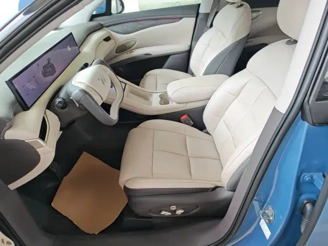 IM Motors LS6 — Фото автомобиля 14