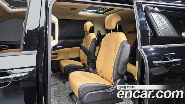 Kia Carnival Generation 4 — Фото автомобиля 16