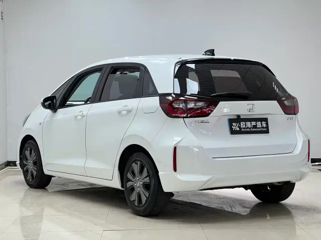 Honda Fit — Фото автомобиля 4