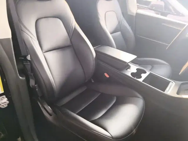 Tesla Model Y — Фото автомобиля 24