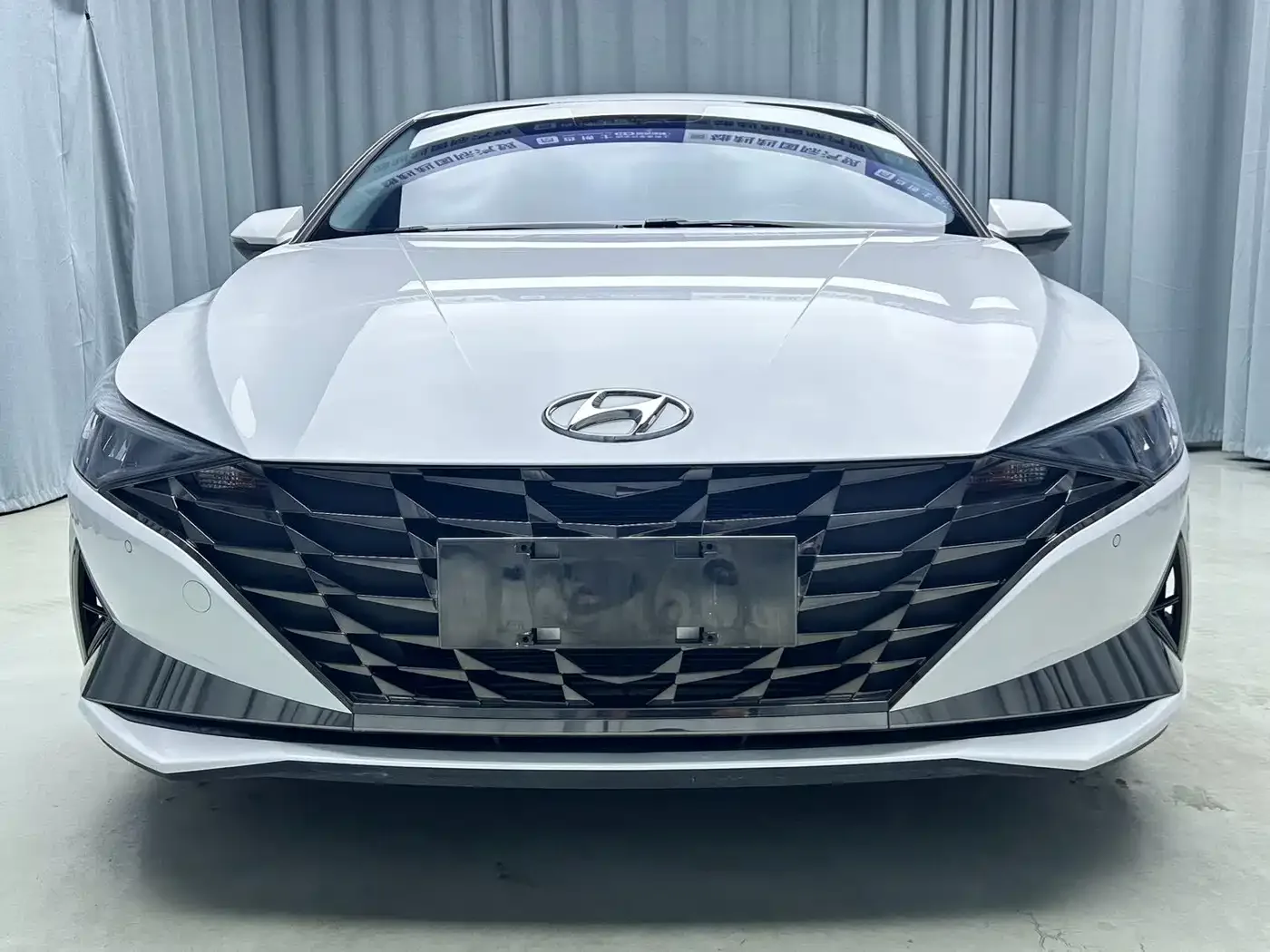 Hyundai Elantra 2022 1.5L CVT LUX Premium Edition — Фото автомобиля 2