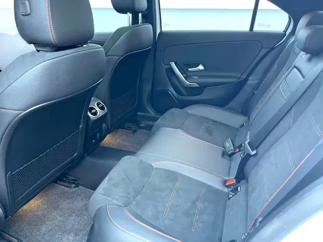 Mercedes-Benz A-Class — Фото автомобиля 6