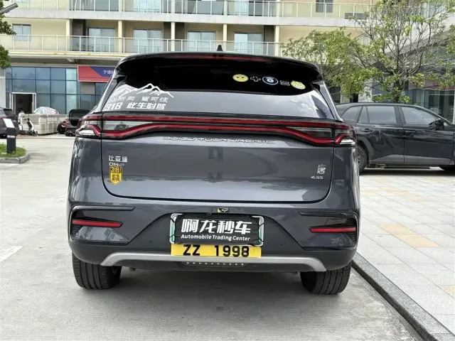 BYD Tang — Фото автомобиля 8