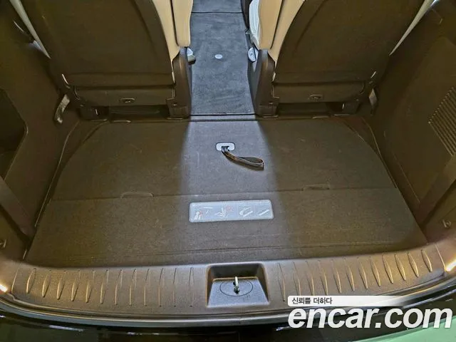 Kia Canival — Фото автомобиля 6
