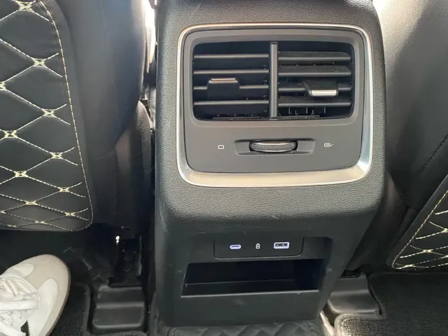 Geely Boyue — Фото автомобиля 14