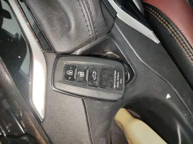 Toyota Corolla Cross — Фото автомобиля 8