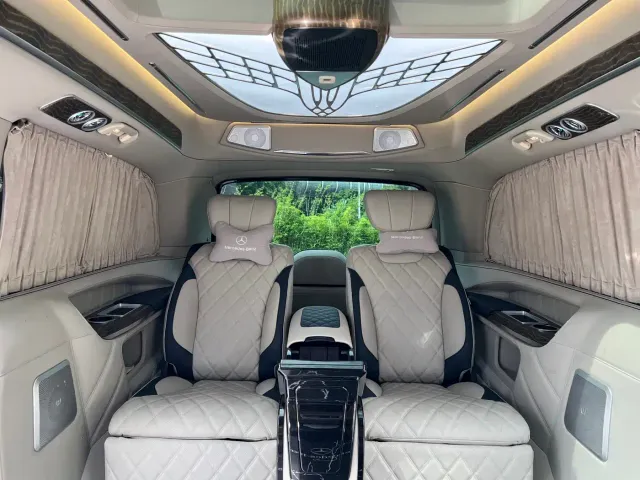 Mercedes-Benz V-Class — Фото автомобиля 13