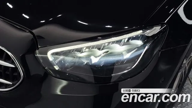 Mercedes-Benz E-Class — Фото автомобиля 21