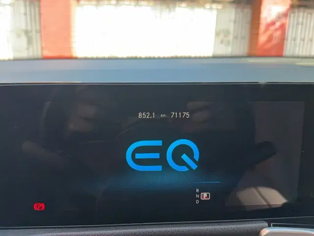 Mercedes-Benz EQB — Фото автомобиля 3