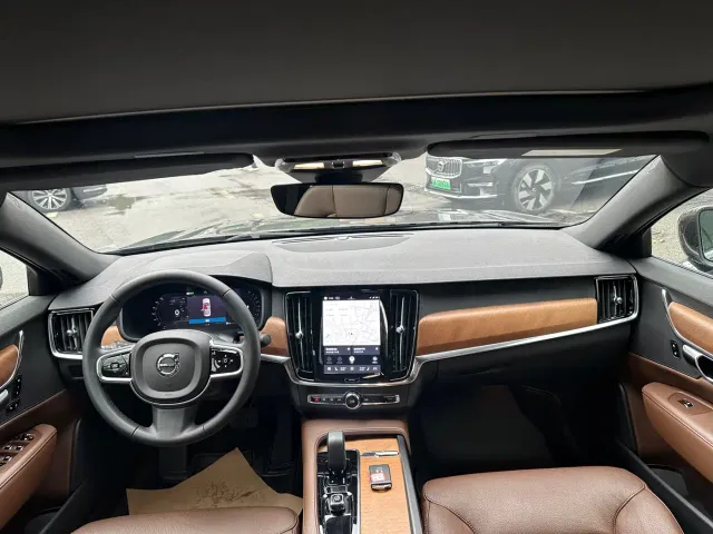 Volvo S90 — Фото автомобиля 10