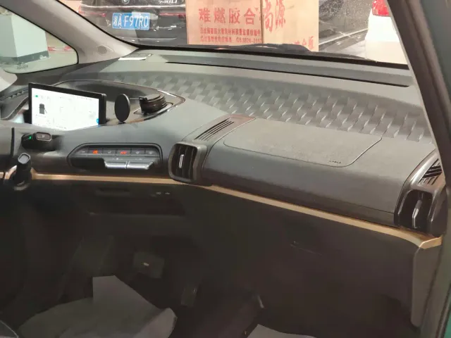 Baojun KiWi EV — Фото автомобиля 18