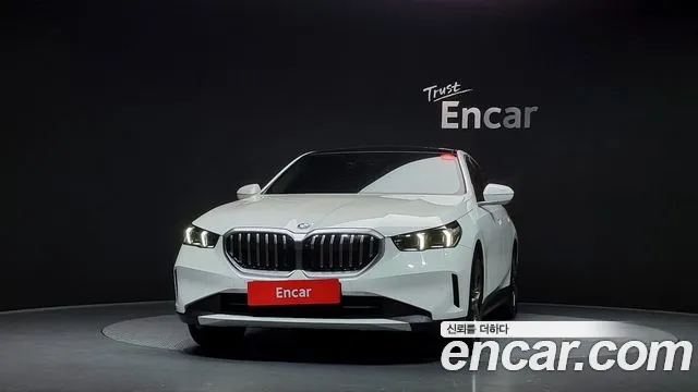 BMW 5-Series — Фото автомобиля 3
