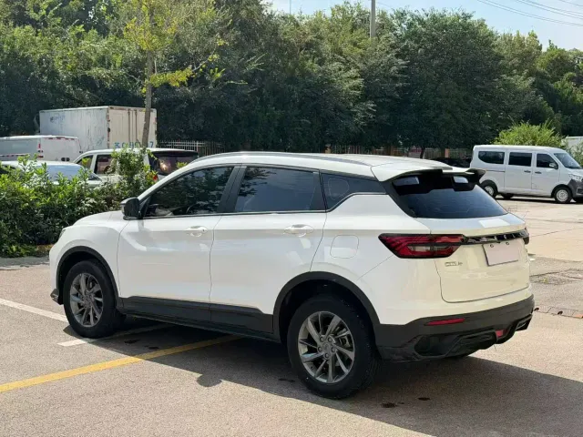 Geely Binyue — Фото автомобиля 5