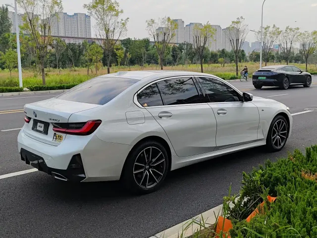 BMW 3 Series — Фото автомобиля 14