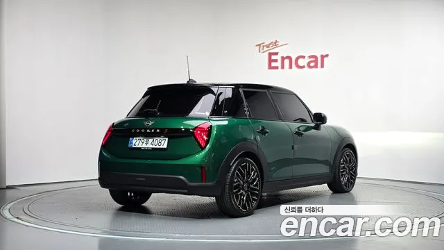 MINI Cooper 4th Gen — Фото автомобиля 2