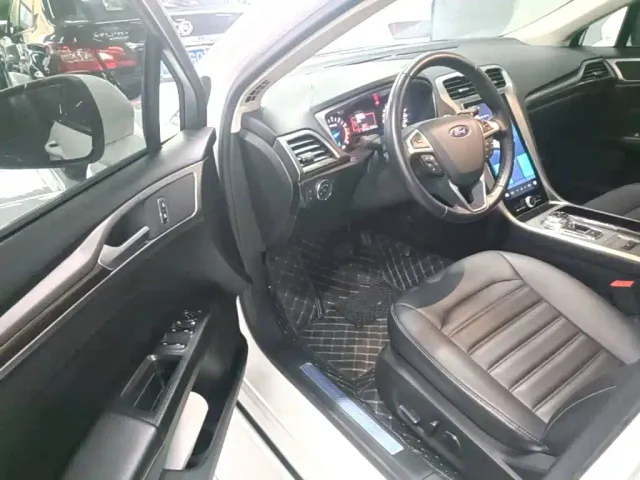 Ford Mondeo — Фото автомобиля 15