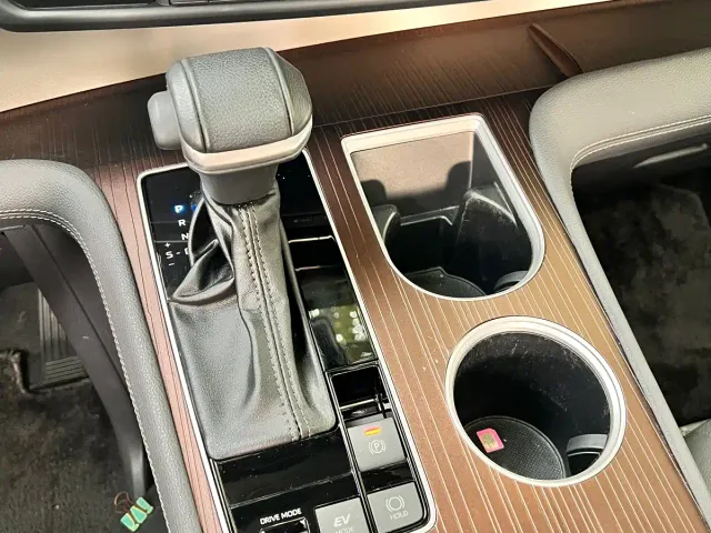 Toyota Sienna — Фото автомобиля 12