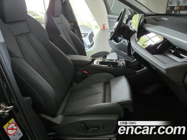 Audi Q6 e-tron — Фото автомобиля 13
