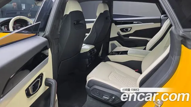 Lamborghini Urus — Фото автомобиля 12