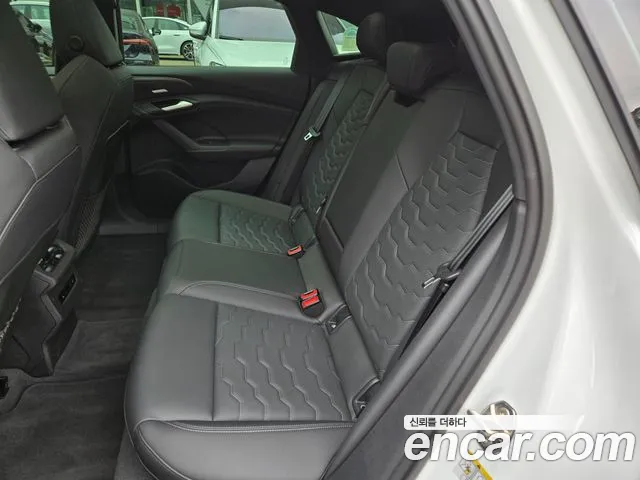 Audi A6 e-Tron — Фото автомобиля 14