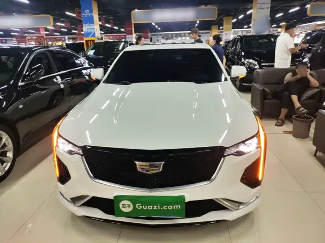 Cadillac CT4 — Фото автомобиля 2