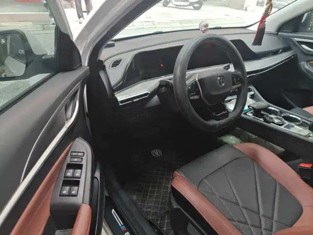 Changan Eado — Фото автомобиля 17