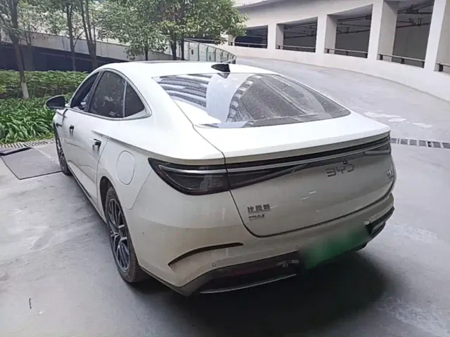 BYD Seal 07 DM-i — Фото автомобиля 4