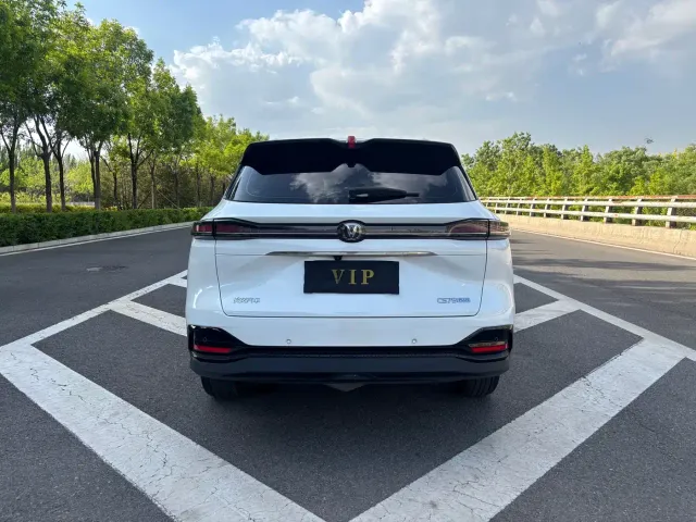Changan CS75 Plus — Фото автомобиля 8