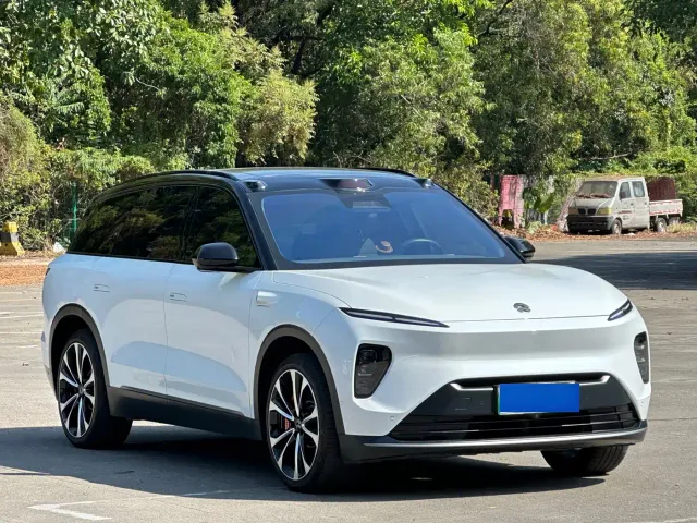 Nio ES8 — Фото автомобиля 3