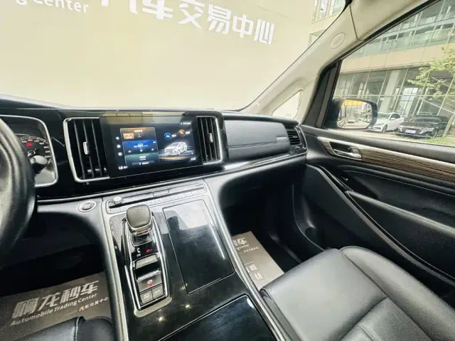 GAC Trumpchi M8 — Фото автомобиля 12