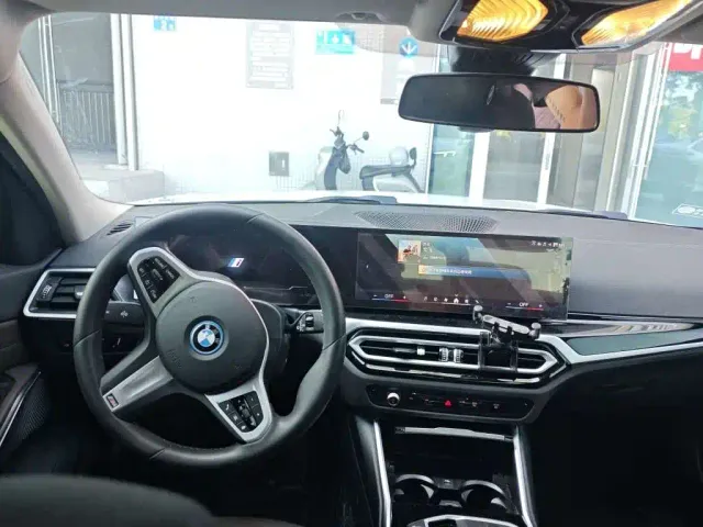 BMW i3 — Фото автомобиля 6