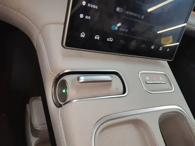 Nio EC6 — Фото автомобиля 13