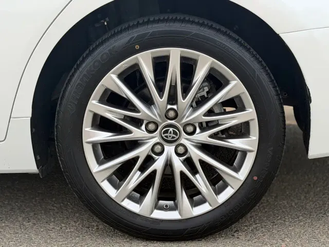 Toyota Avalon 2023 Hybrid 2.5L XLE Premium Edition — Фото автомобиля 7