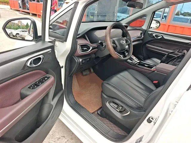 GAC Trumpchi M6 — Фото автомобиля 15