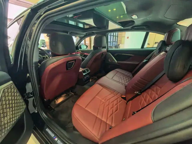 BMW 5 Series — Фото автомобиля 9