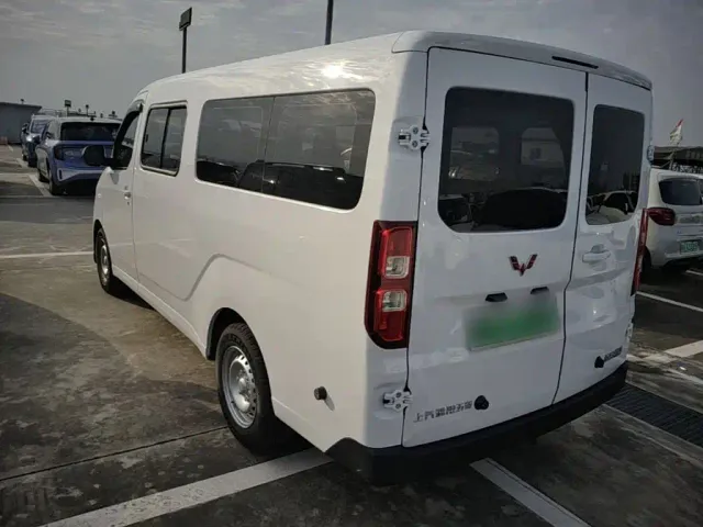Wuling Yangguang — Фото автомобиля 4