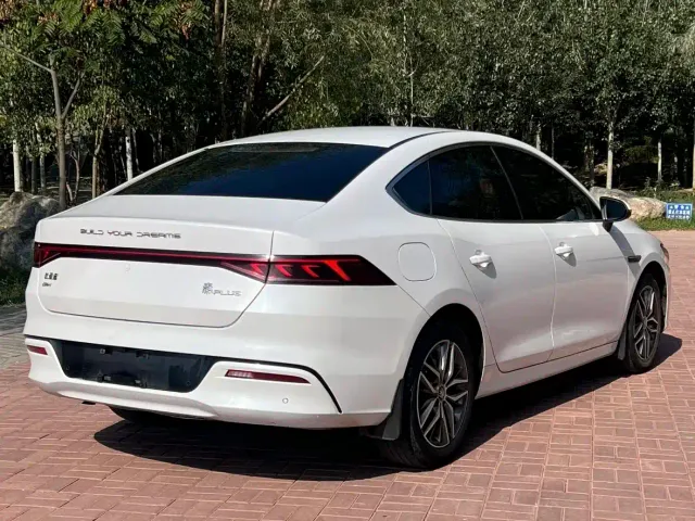 BYD Qin PLUS 2025 DM-i Smart Drive 55KM Leader — Фото автомобиля 7