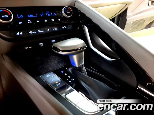 Hyundai AVANTE Inspiration — Фото автомобиля 3