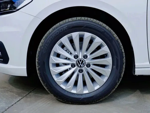 Volkswagen Lavida — Фото автомобиля 9