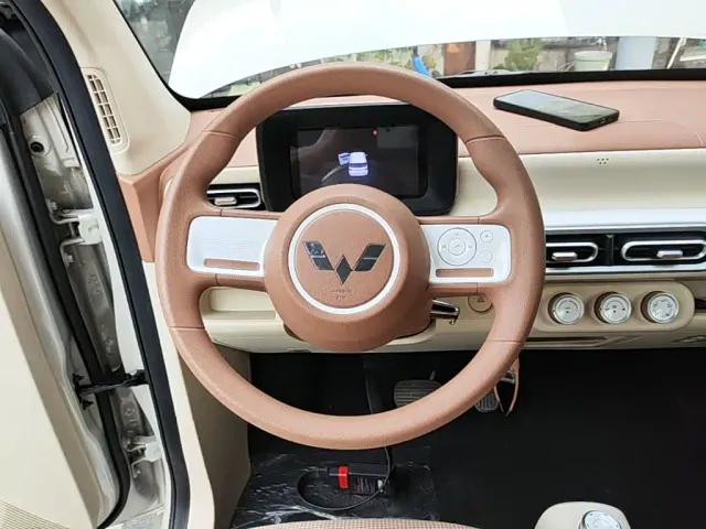 Wuling Hongguang Mini EV — Фото автомобиля 10