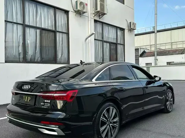 Audi A6L — Фото автомобиля 9