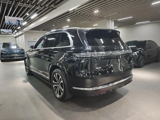 Aito M7 — Фото автомобиля 6