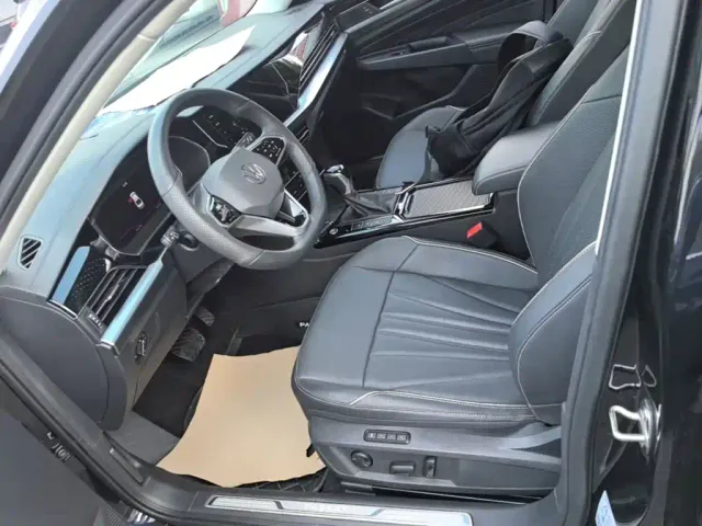 Volkswagen Passat — Фото автомобиля 14