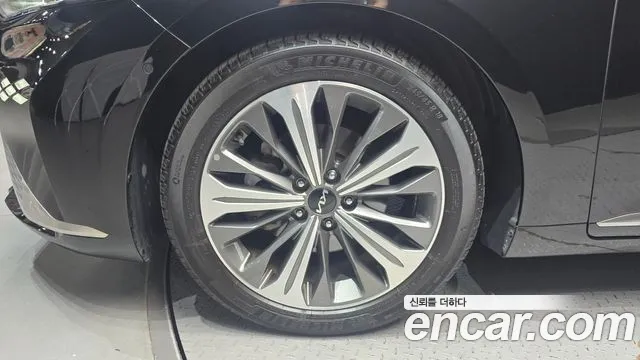 Kia K8 Signature — Фото автомобиля 5