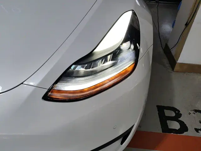 Tesla Model Y — Фото автомобиля 23