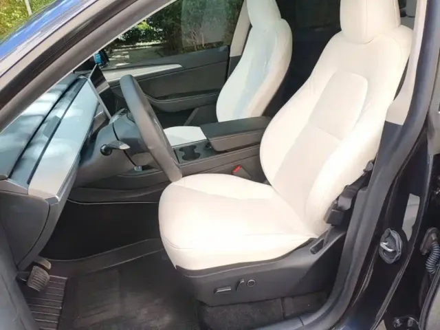 Tesla Model Y — Фото автомобиля 14