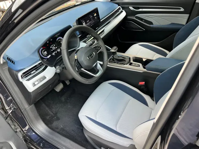 Geely Emgrand — Фото автомобиля 9